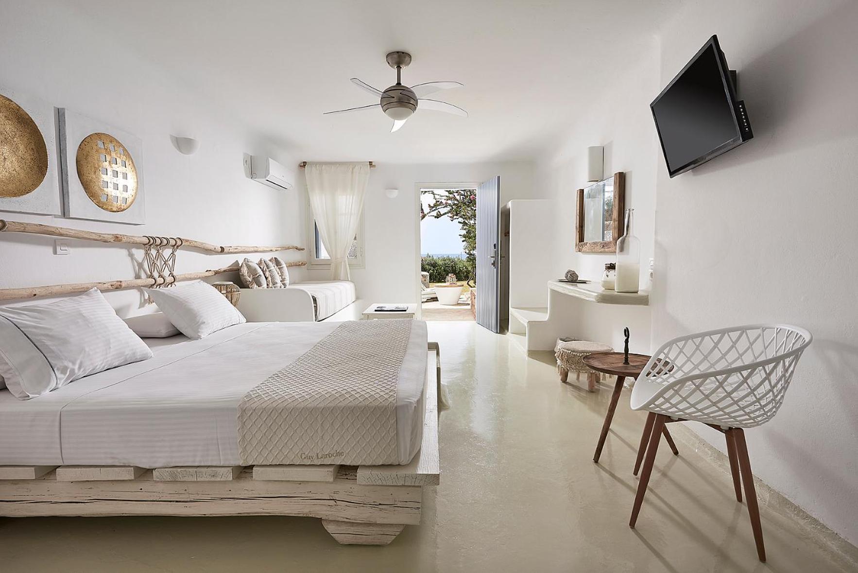 Artemis Seaside Resort Paliochori Room photo